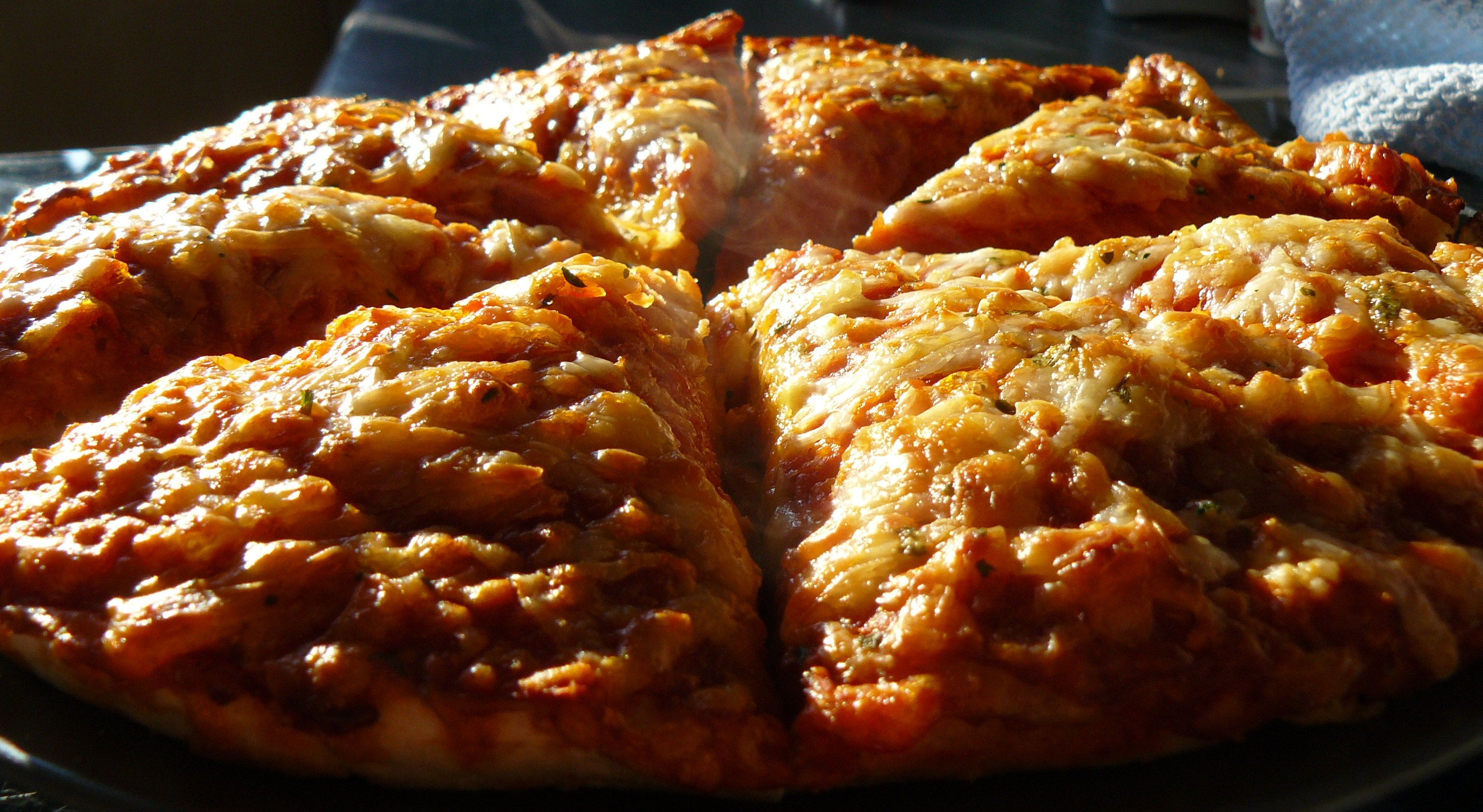 CHEESE AND TOMATO PIZZA