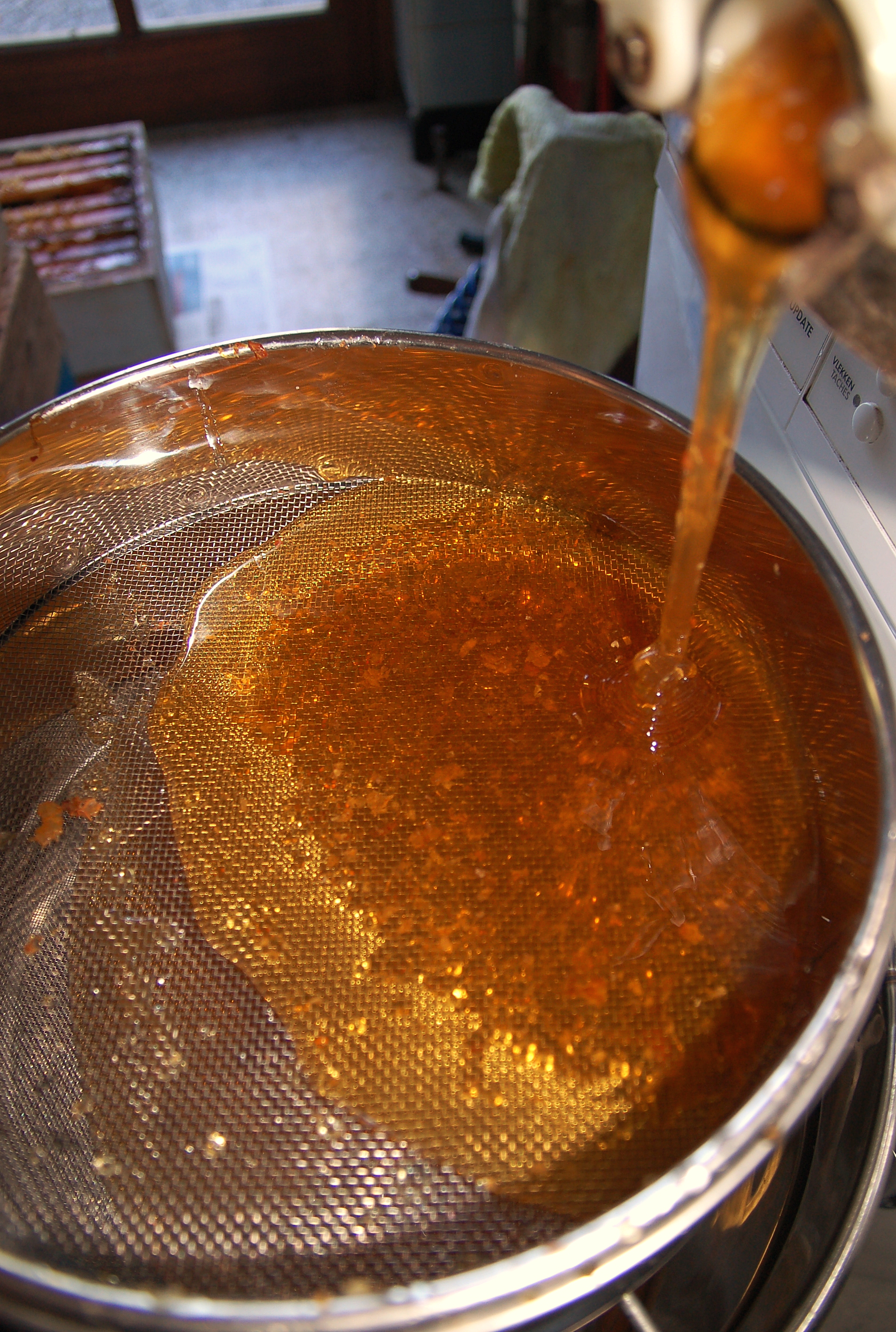 Filtering of honey 