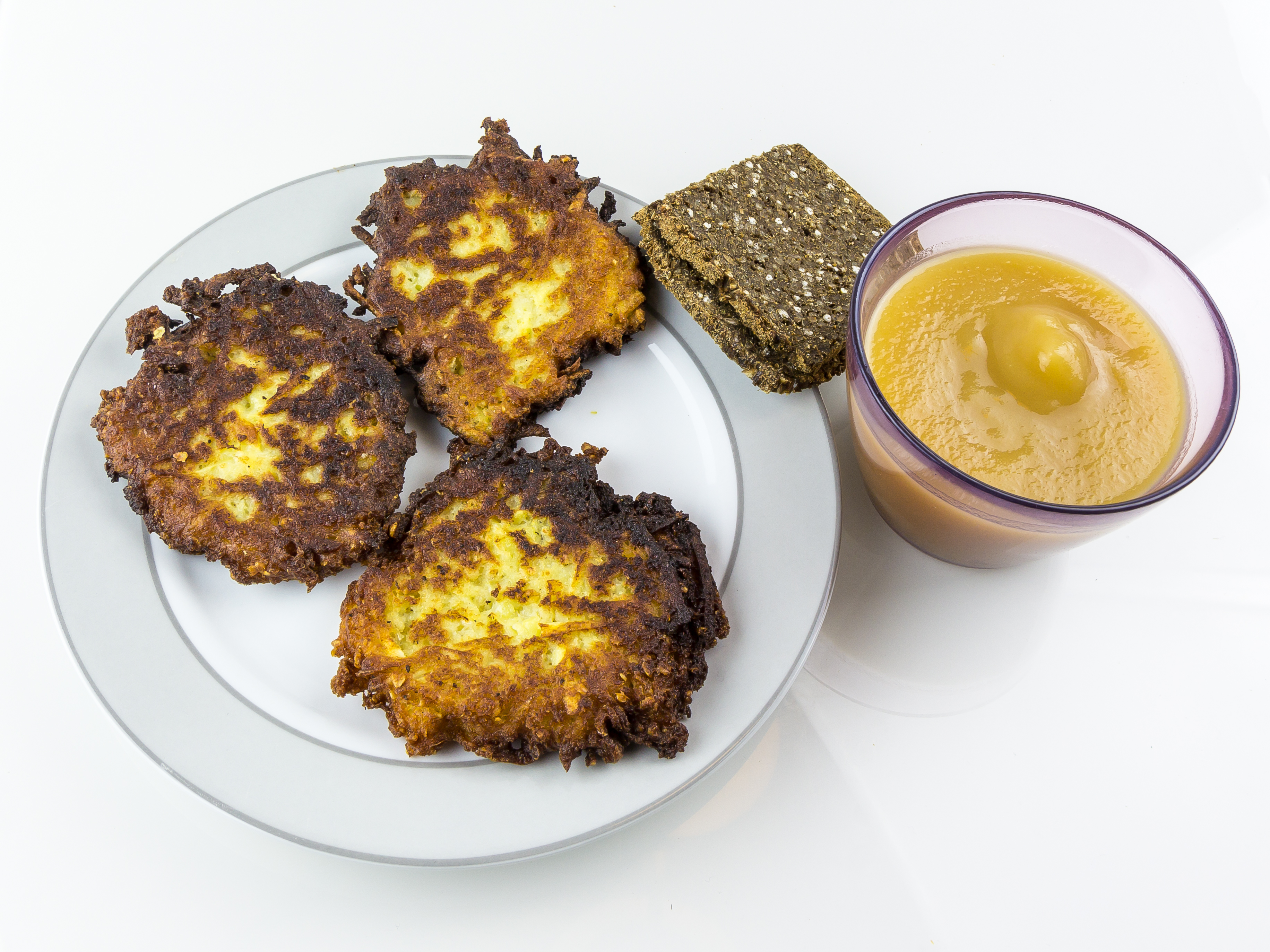 Frische, selbstgemachte Reibekuchen-8786