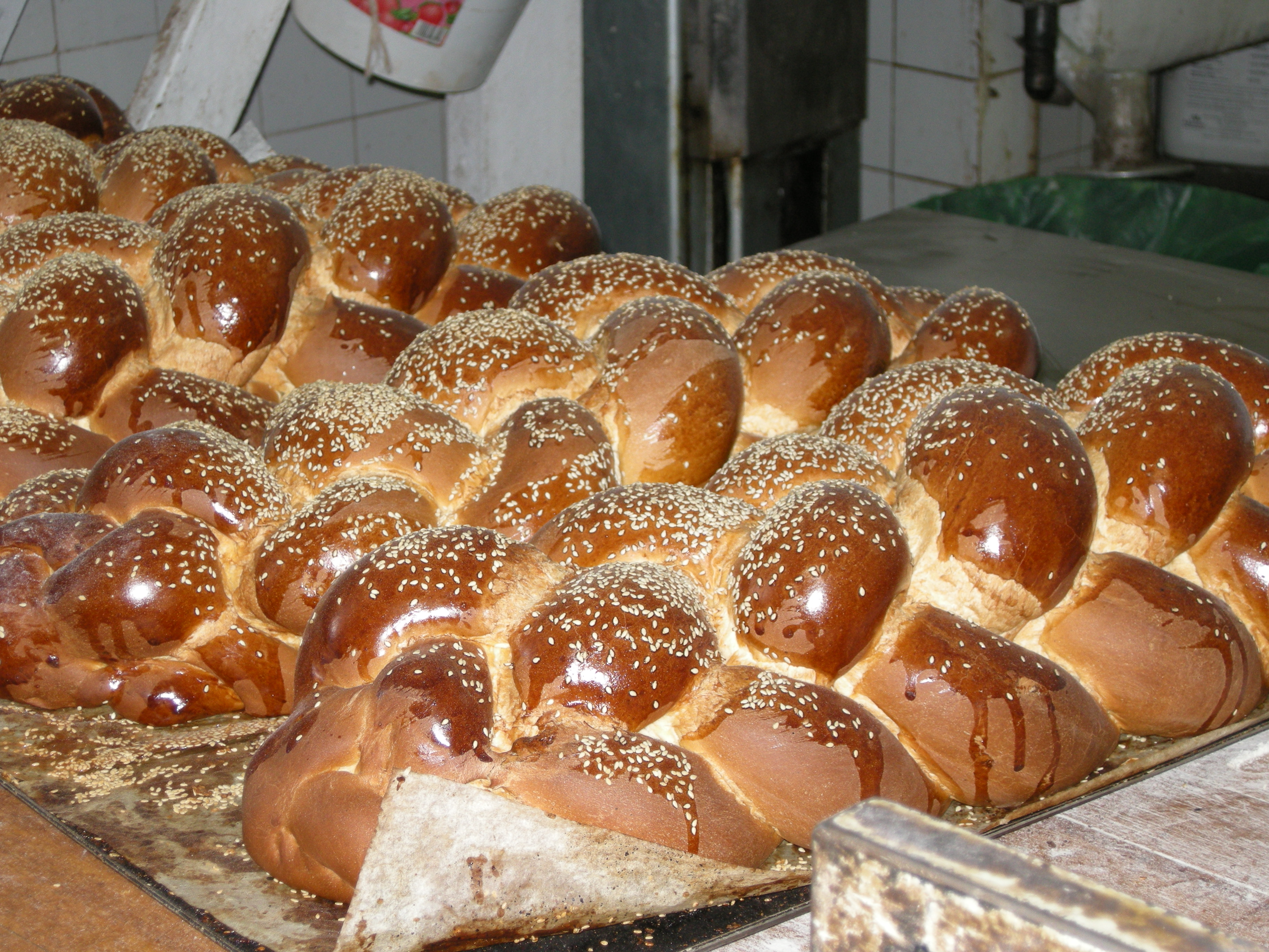 Mea Shearim Challah Sesame