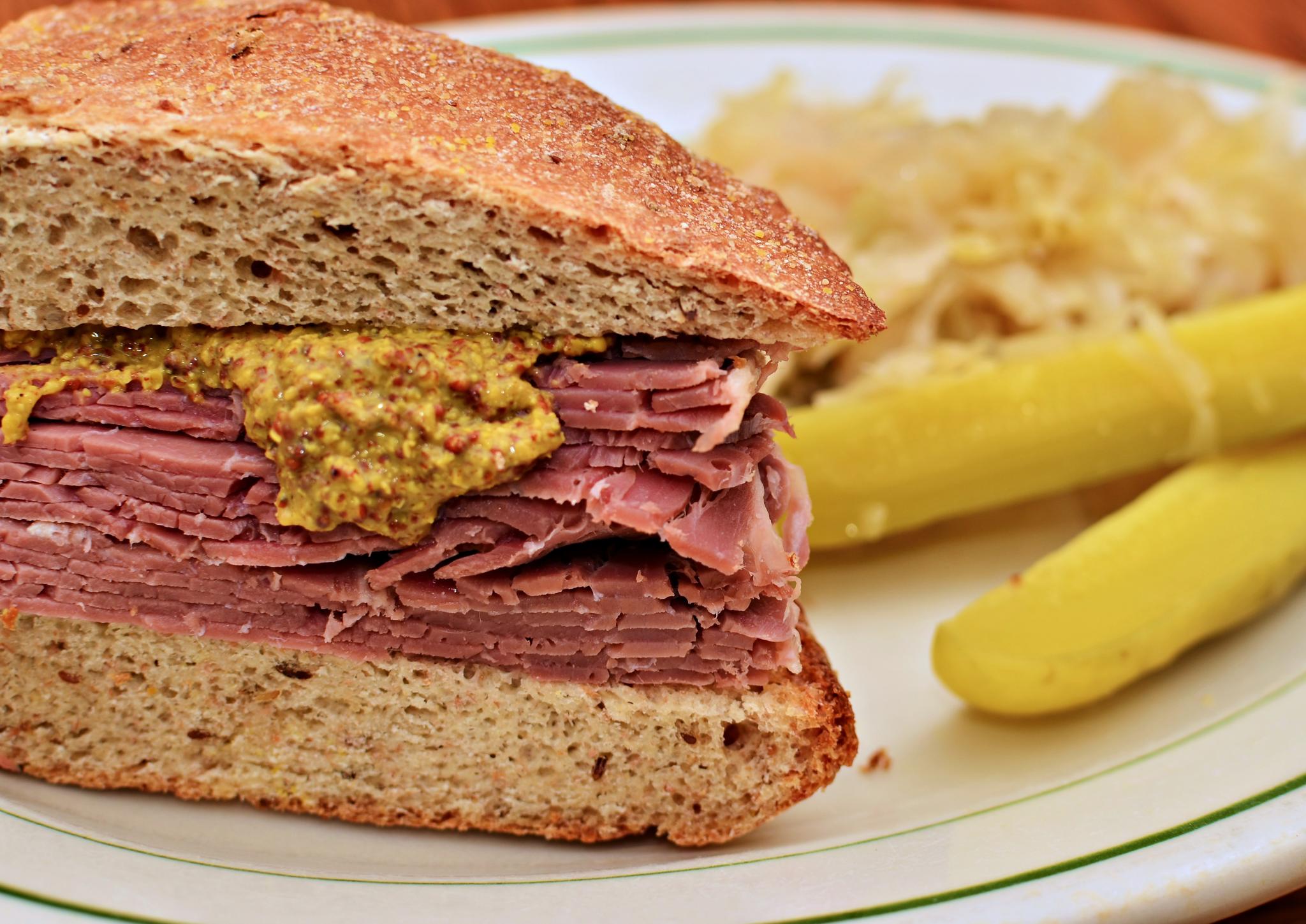 Mmm... corned beef (6288921381)
