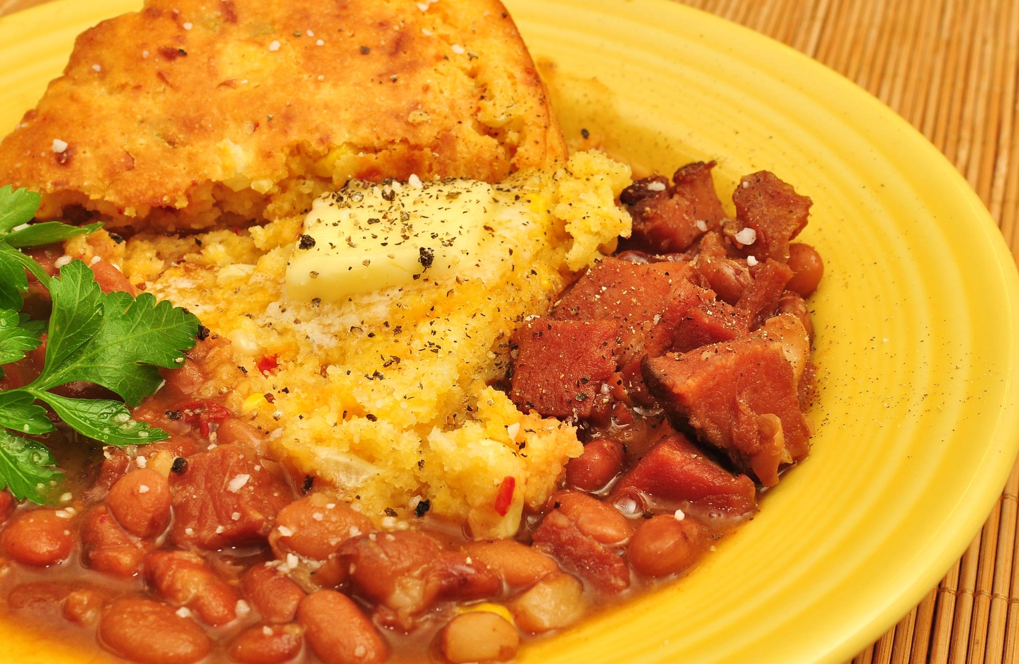 Mmm... pinto beans with ham and cheddar cornbread (6556347925)