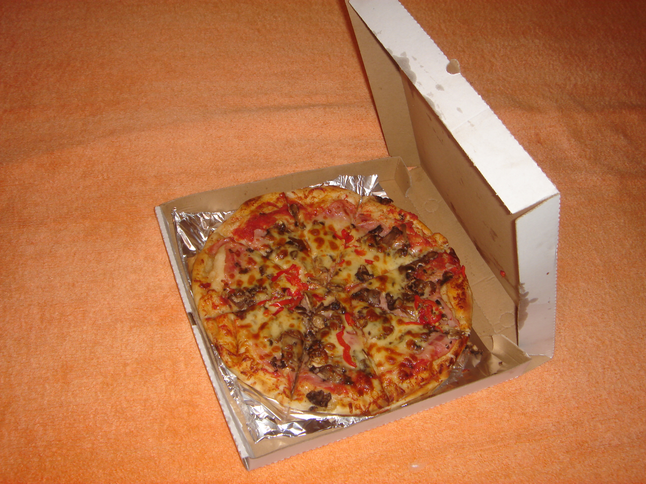 Pizza Toscana in a box