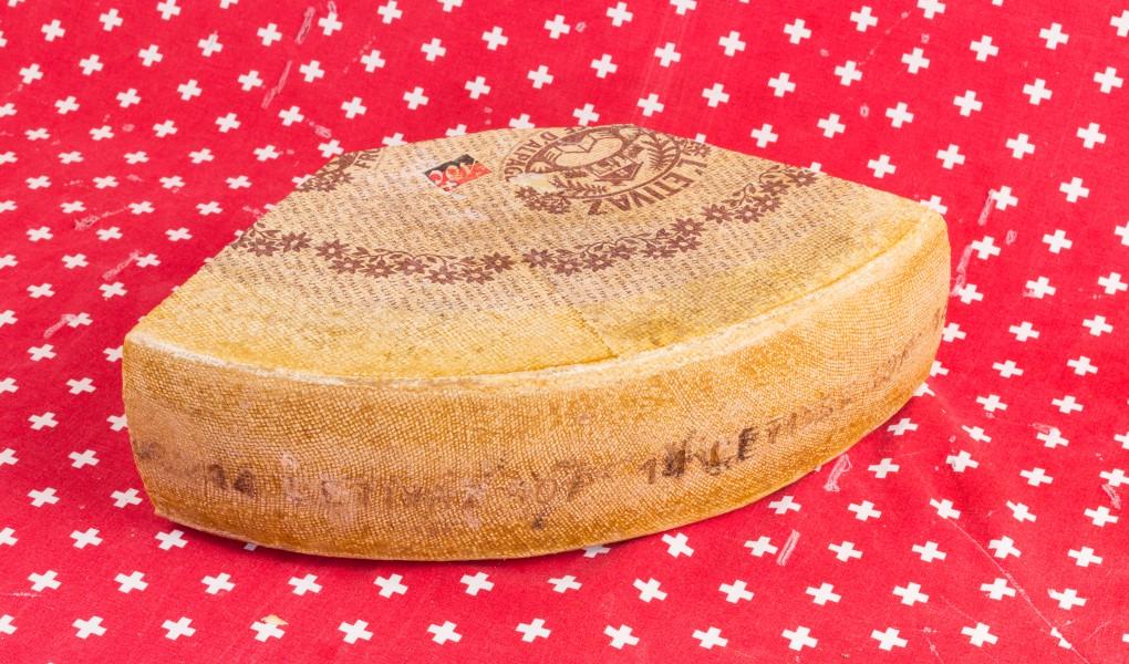 2015-01-25 L’Etivaz AOP - Der Schweizer - WikiLovesCheese Vienna -hu - 7800