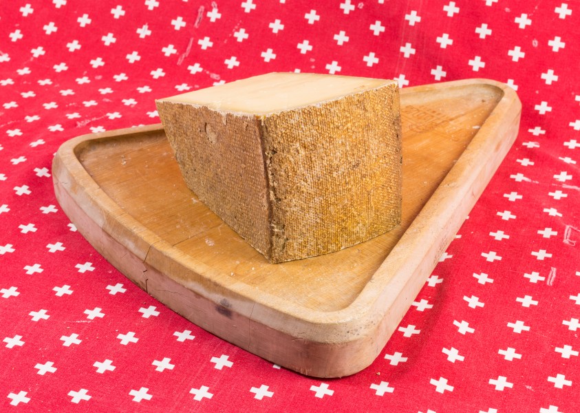 2015-01-25 Le Gruyère AOP Réserve - Der Schweizer - WikiLovesCheese Vienna - hu - 7848