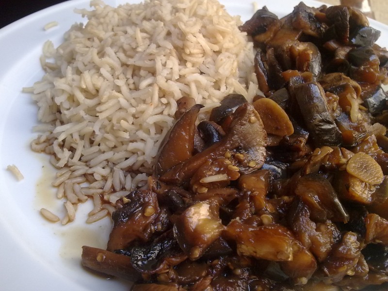 Berenjena y champiñones con arroz basmati (4789646685)