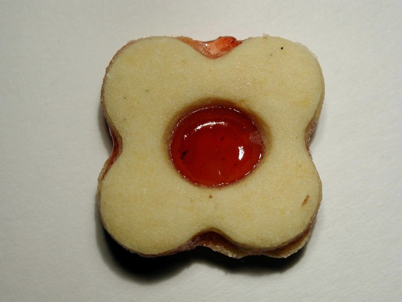 Biscuit with jam