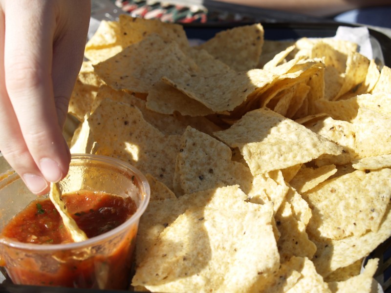 Flickr - cyclonebill - Chips og salsa (1)
