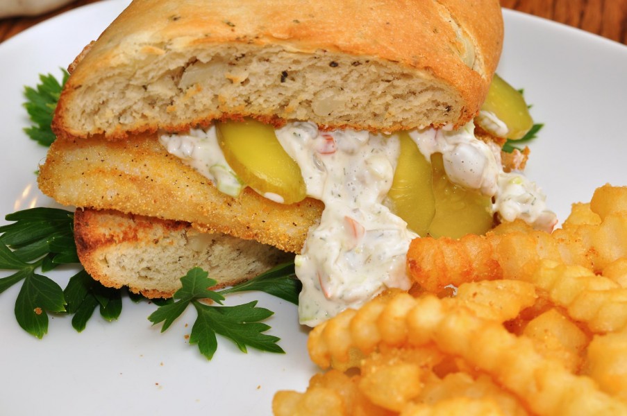 Mmm... dill tartar sauce makes this fish sammich special (6131322800)