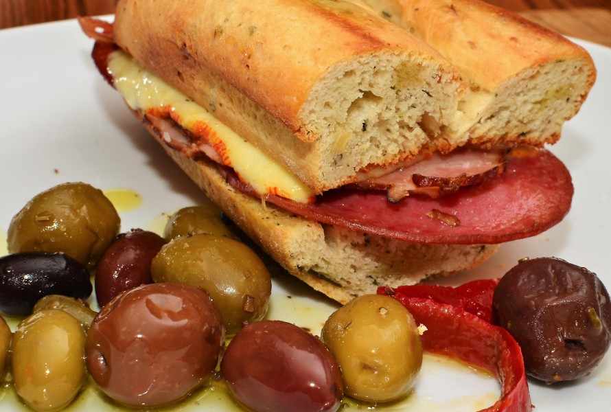 Mmm... nice herbed garlic bread (6166292490)