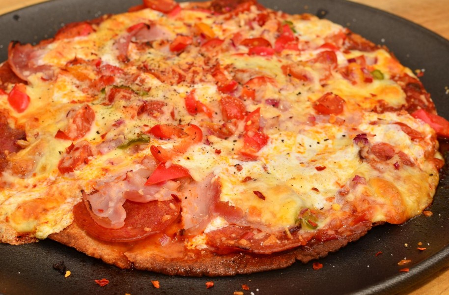 Mmm... time for another pizza! (6234992260)