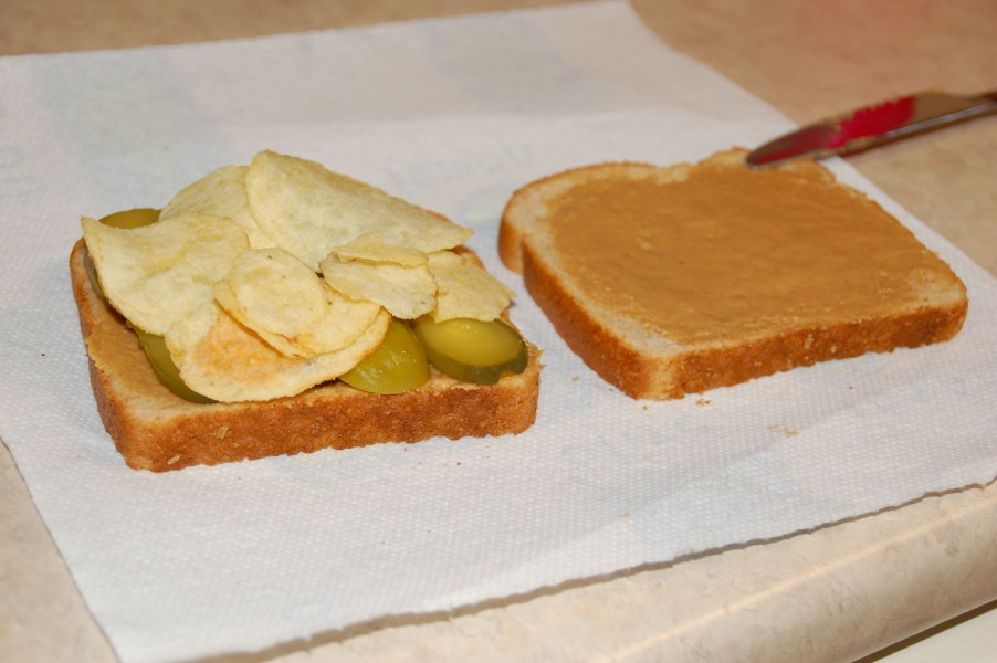 Potato chip sandwich