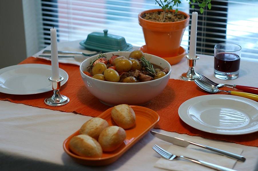 Table (2364514803)