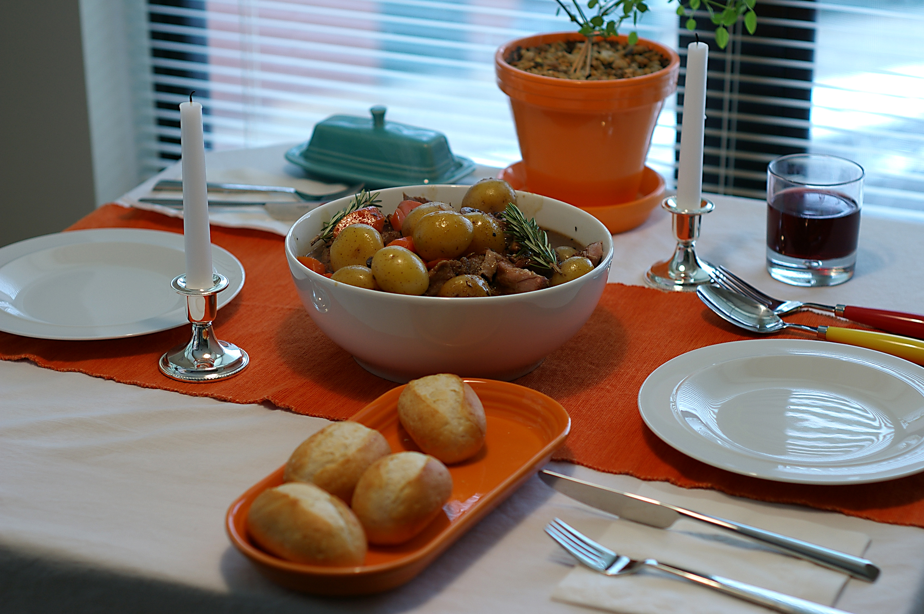 Table (2364514803)