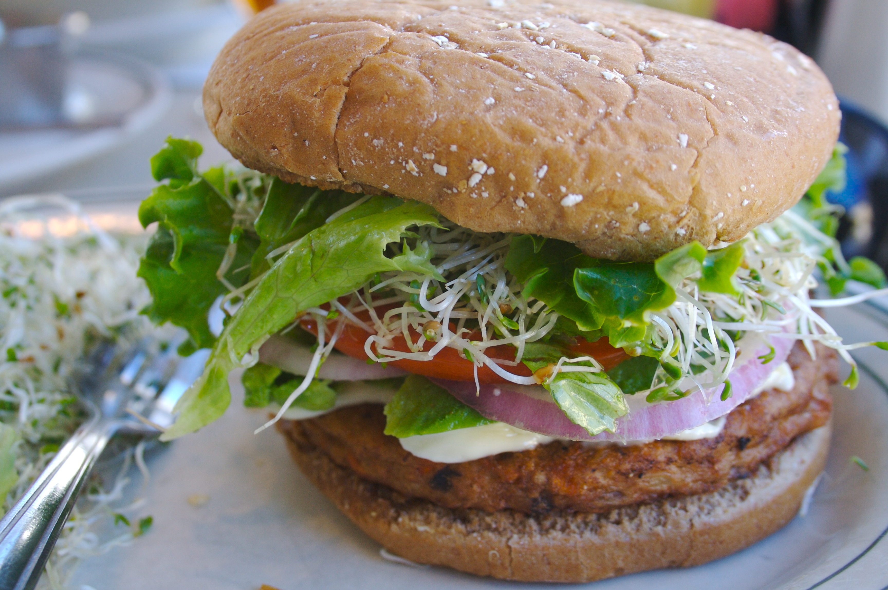 Veggie burger flickr user divinemisscopa creative commons