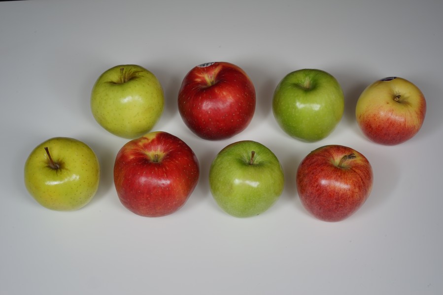 Golden Delicious, SweeTango, Granny Smith, and Gala apples 2