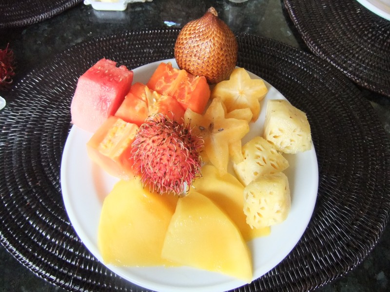 Mixed fruits salak bali rambutan mango pineapple papaya