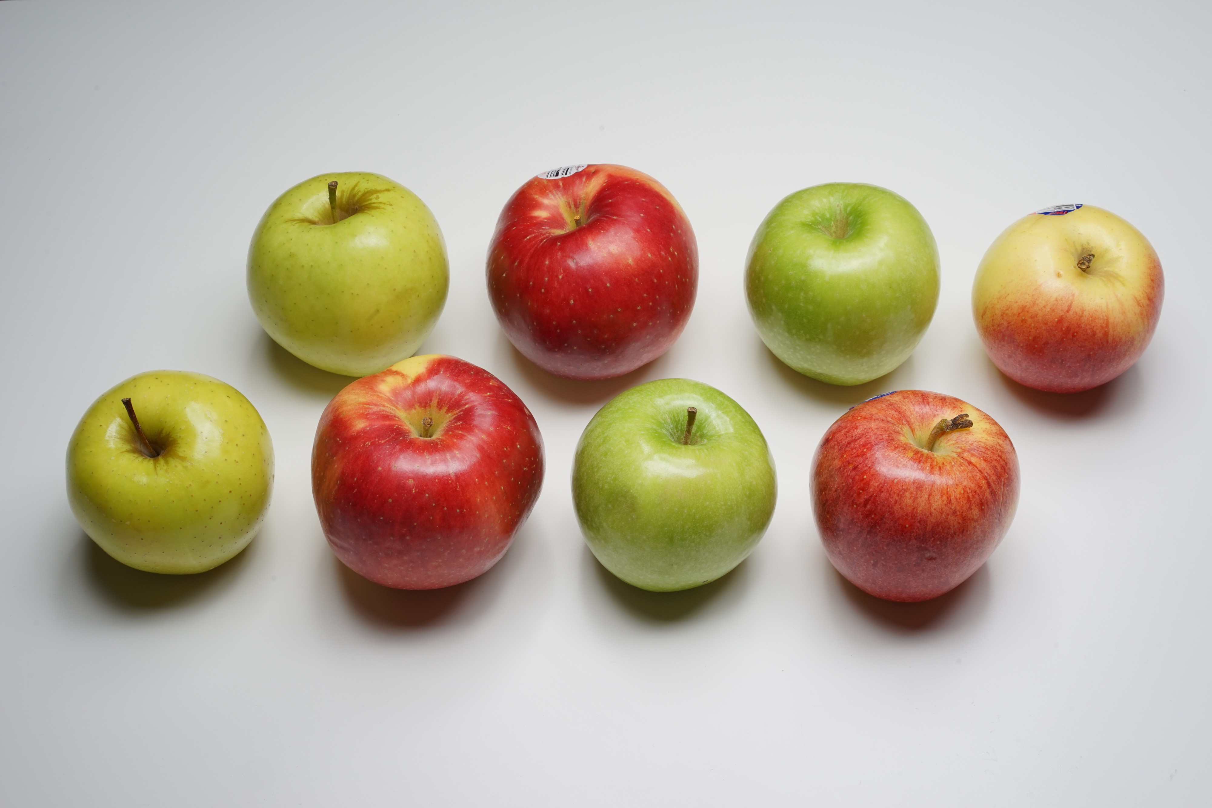 Golden Delicious, SweeTango, Granny Smith, and Gala apples 3