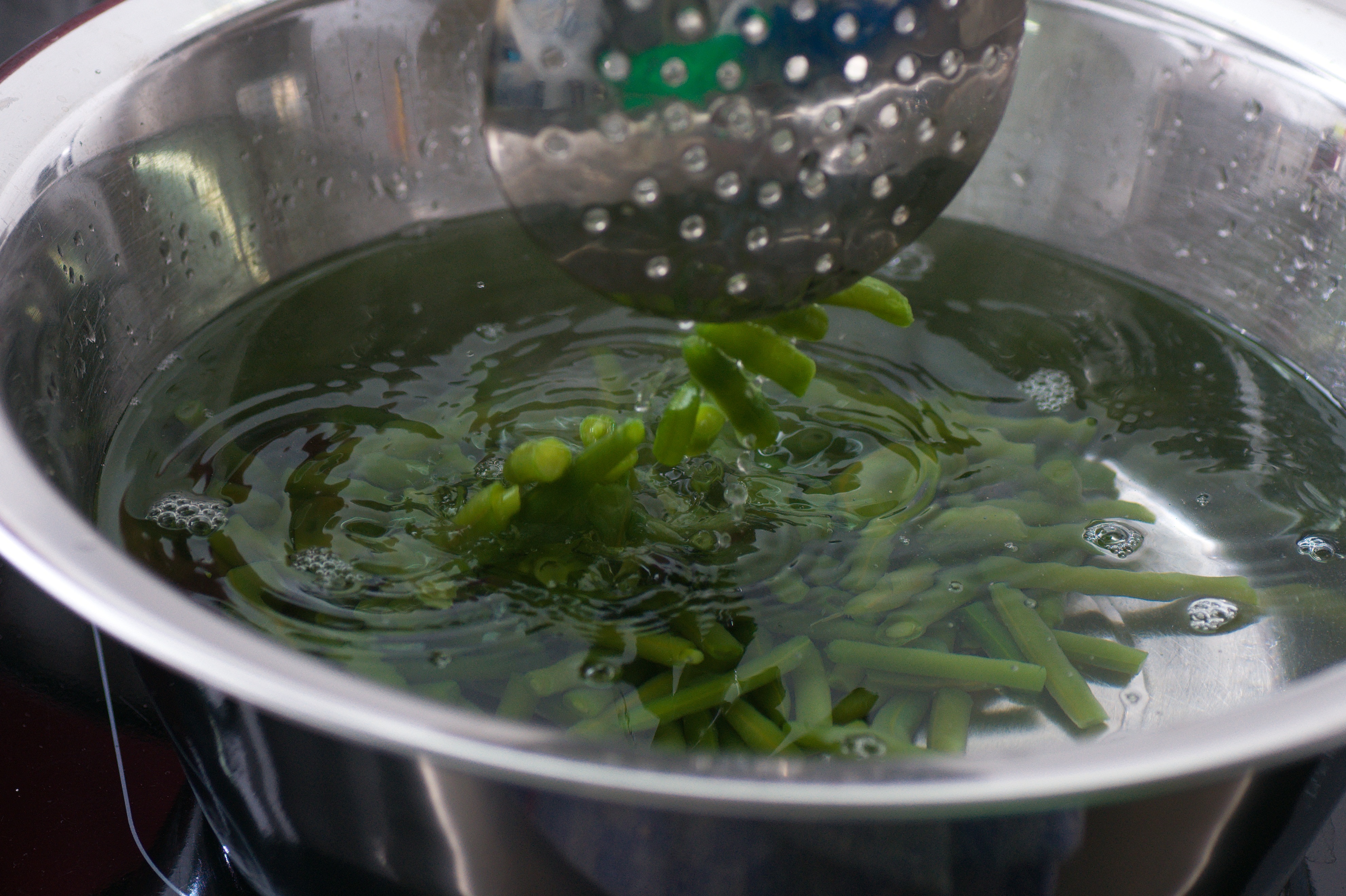 Plunging Green Beans in cold water