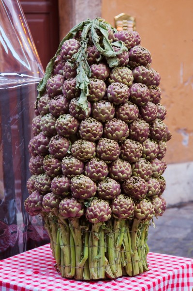 Artichokes pyramid