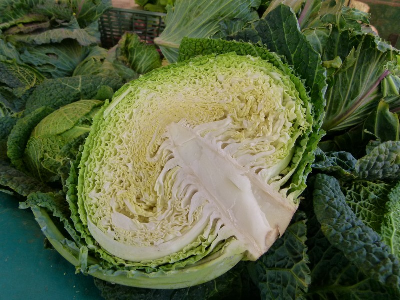 Au marché - chou en coupe
