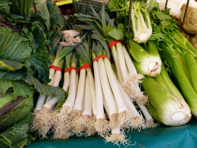 Au marché - poireaux, céleri