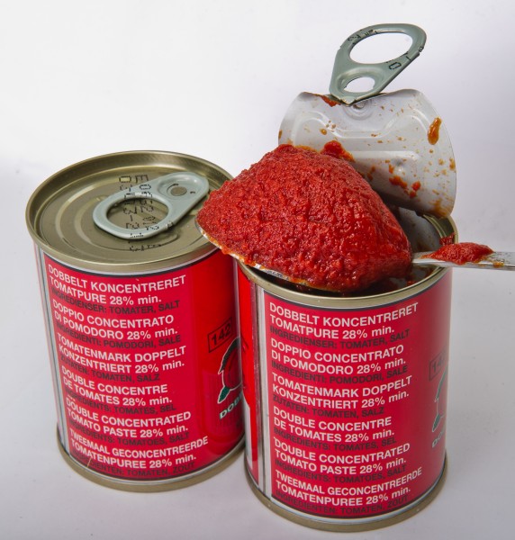 Tomato purée in cans - multilingual