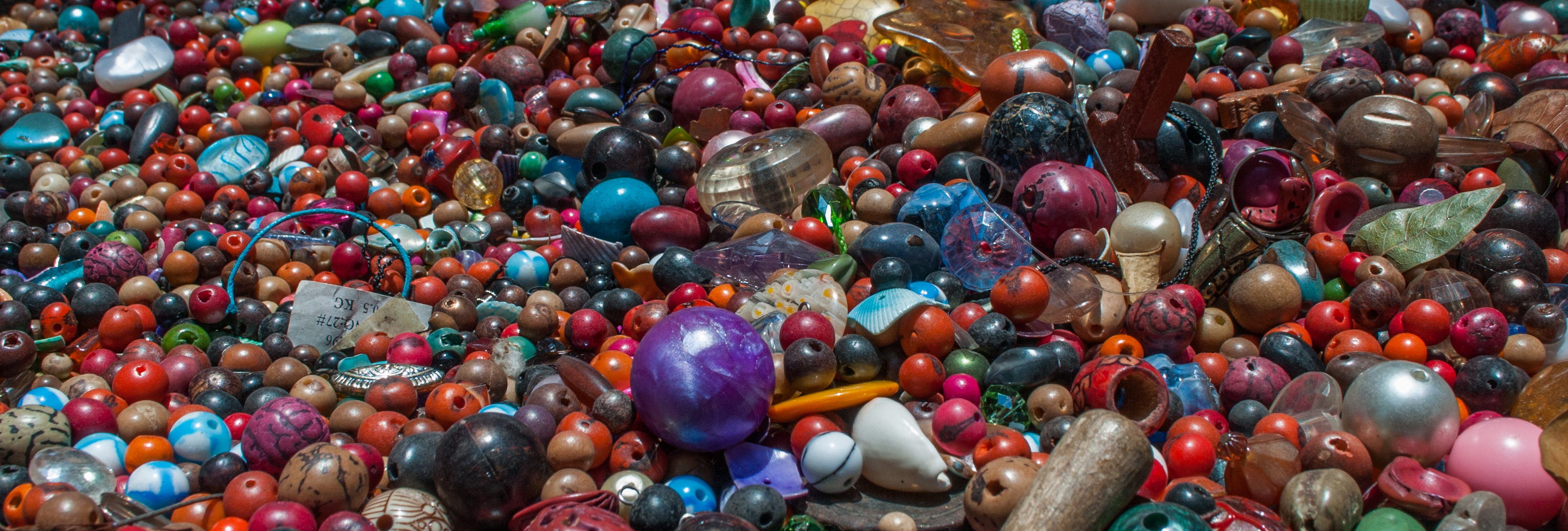 Costume jewelry Materials