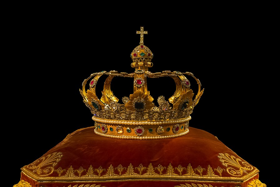 Crown Kings Bavaria Munich