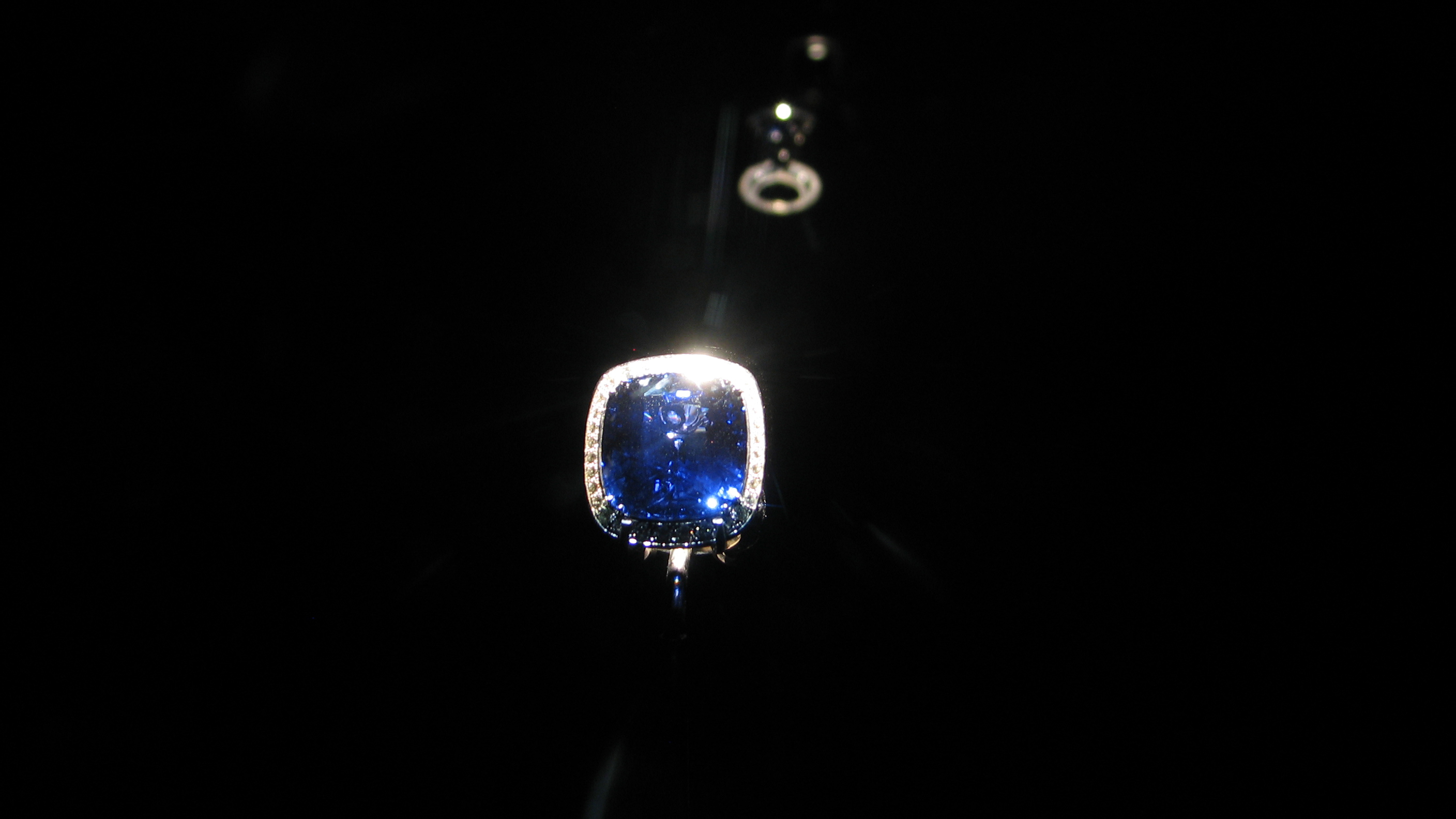 WLA hmns Sapphire and Diamond Ring