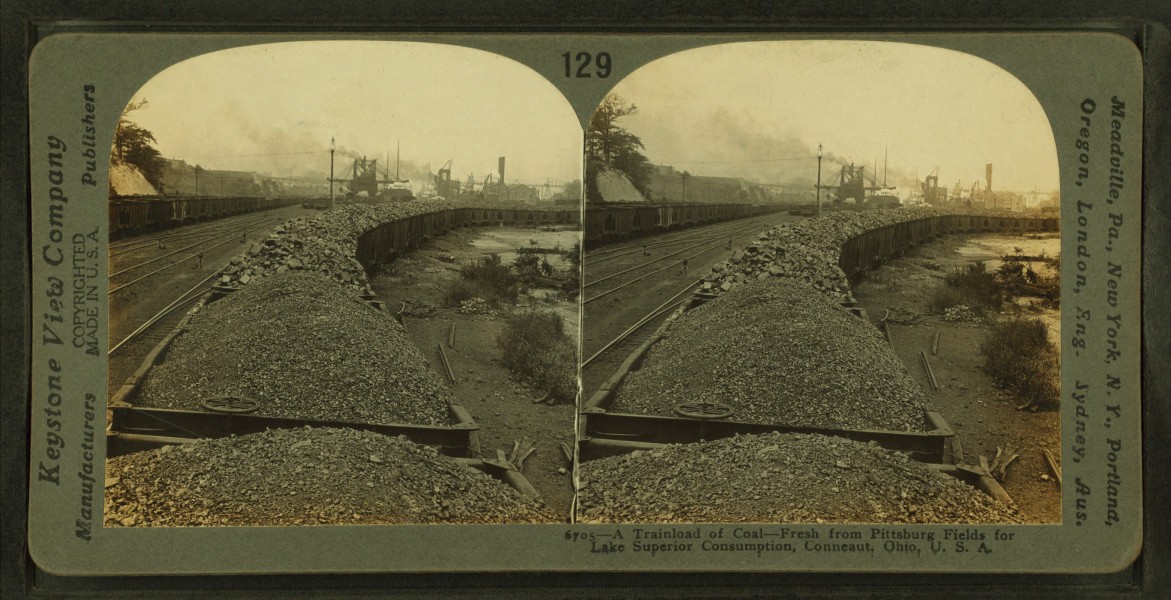 A trainload of coal from Pittsburgh fields for Lake Superior consumption, Conneaut, Ohio, by Keystone View Company
