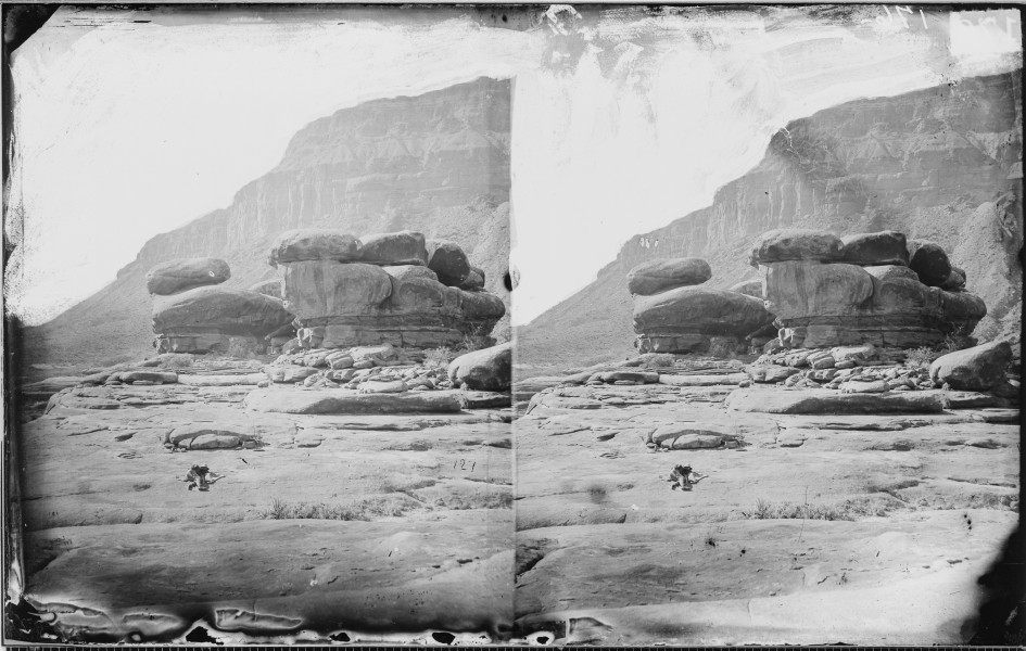 WEATHERED SANDSTONE, KANAB WASH - NARA - 523942