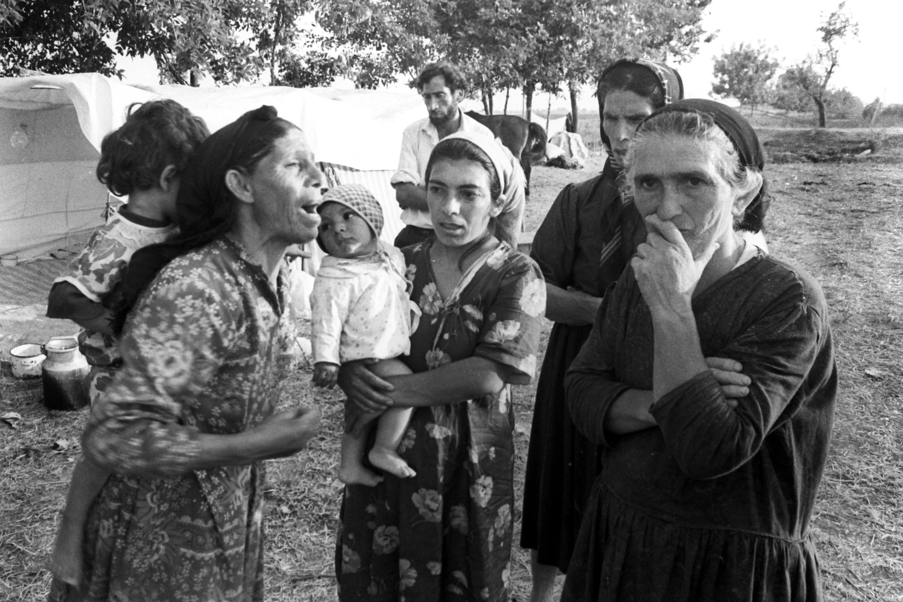 Azerbaijani refugees from Karabakh during the war 9