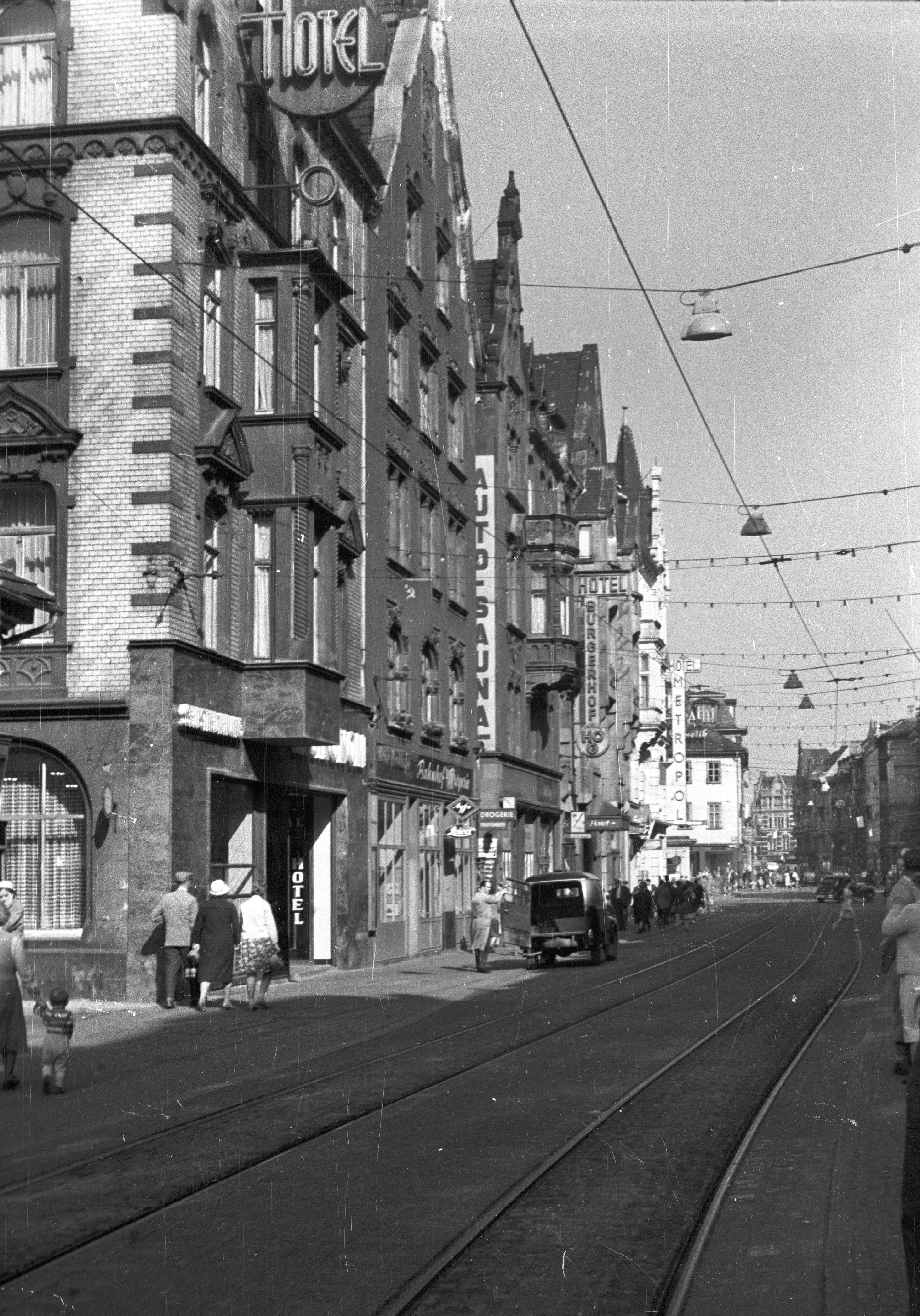 Bahnhofstrasse. Fortepan 29980