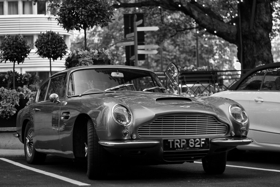 1967 Aston Martin DB6 (8884289958)