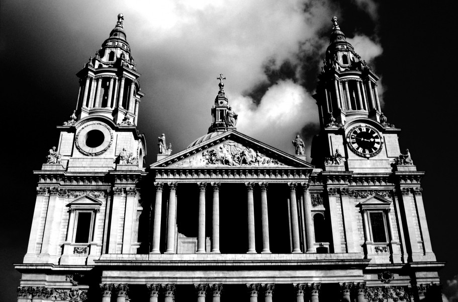 2006-03-04 - United Kingdom - England - London - St Paul's Cathedral - Religion - Black and White 4888149381