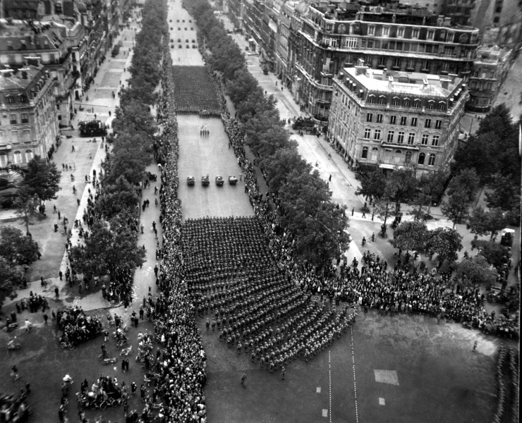 American troops march down Champs-Elysees HD-SN-99-02719