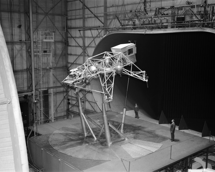 Bell Lunar Landing Training Vehicle (LLTV) - GPN-2000-001901