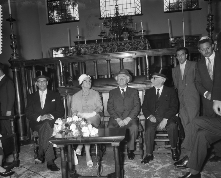 Ben Gurion in Synagoge Amsterdam (911-3553)