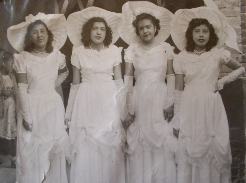 Damas en parroquia de Santiago Apóstol, Tequixquiac