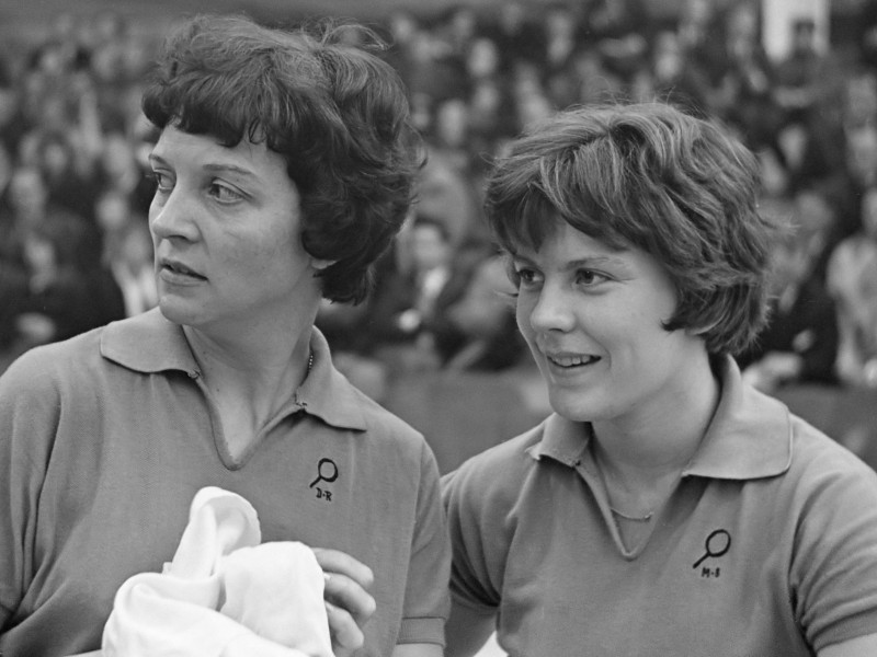 Diana Rowe en Mary Shannon (1963)