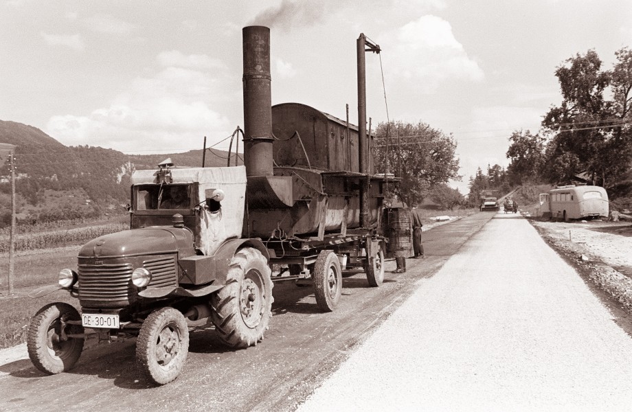 Gradnja turistične ceste Arja vas - Velenje 1961