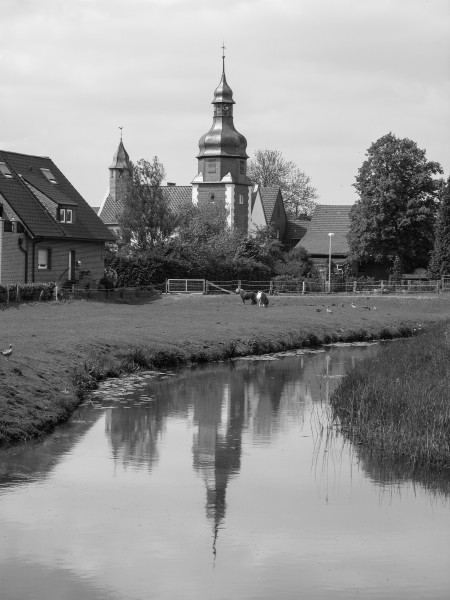 Hausdülmen, Ortsansicht mit St.-Mauritius-Kirche -- 2010 -- 1