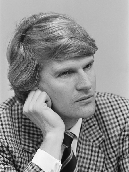 Lense Koopmans (1982)