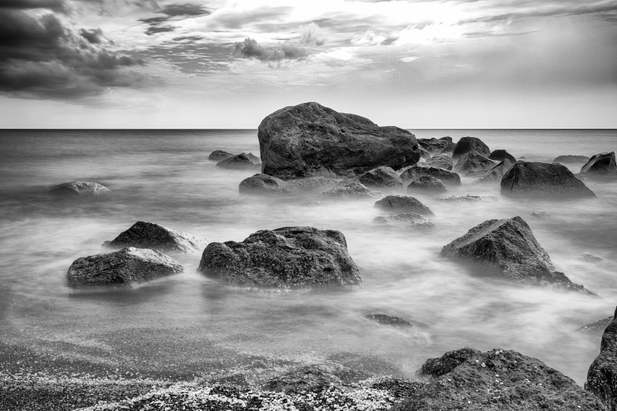 Santorin (GR), Exomytis, Vlychada Beach -- 2017 -- 2999 (bw) - 2