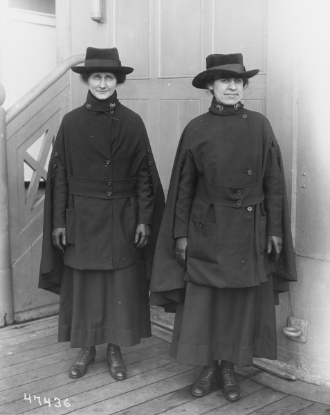 U.S. Navy Nurses - 111-SC-47436