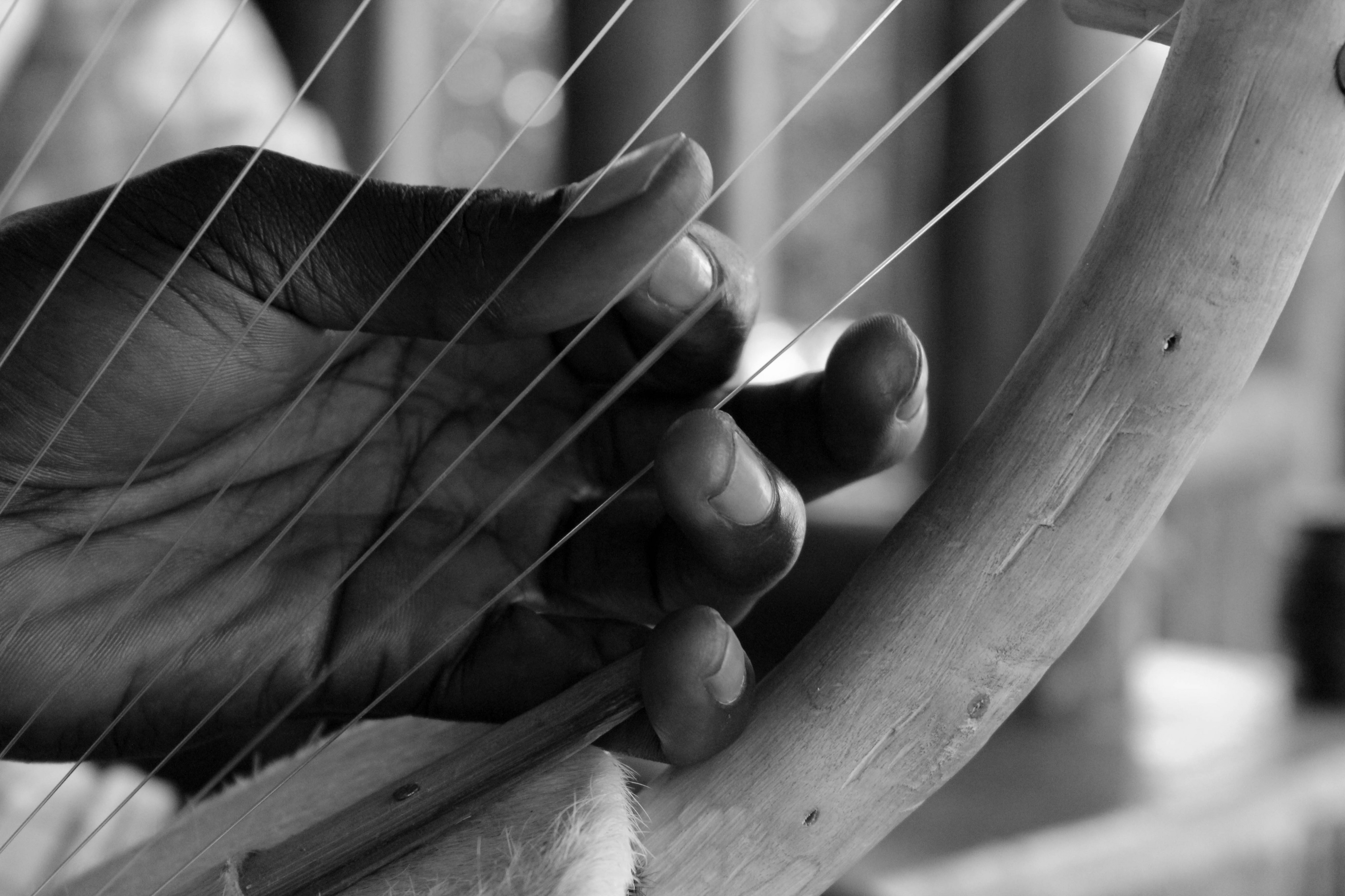 African arched harp(Adungu)2