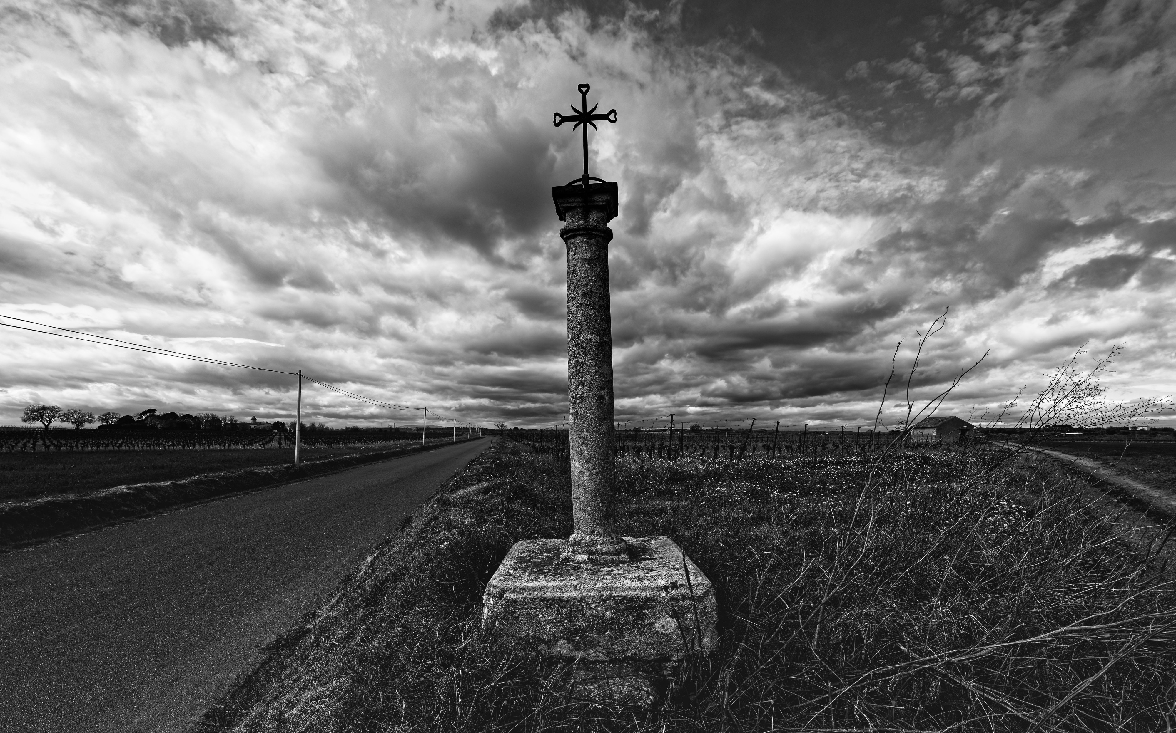 Christian cross near Saint-Thibéry cf01BW