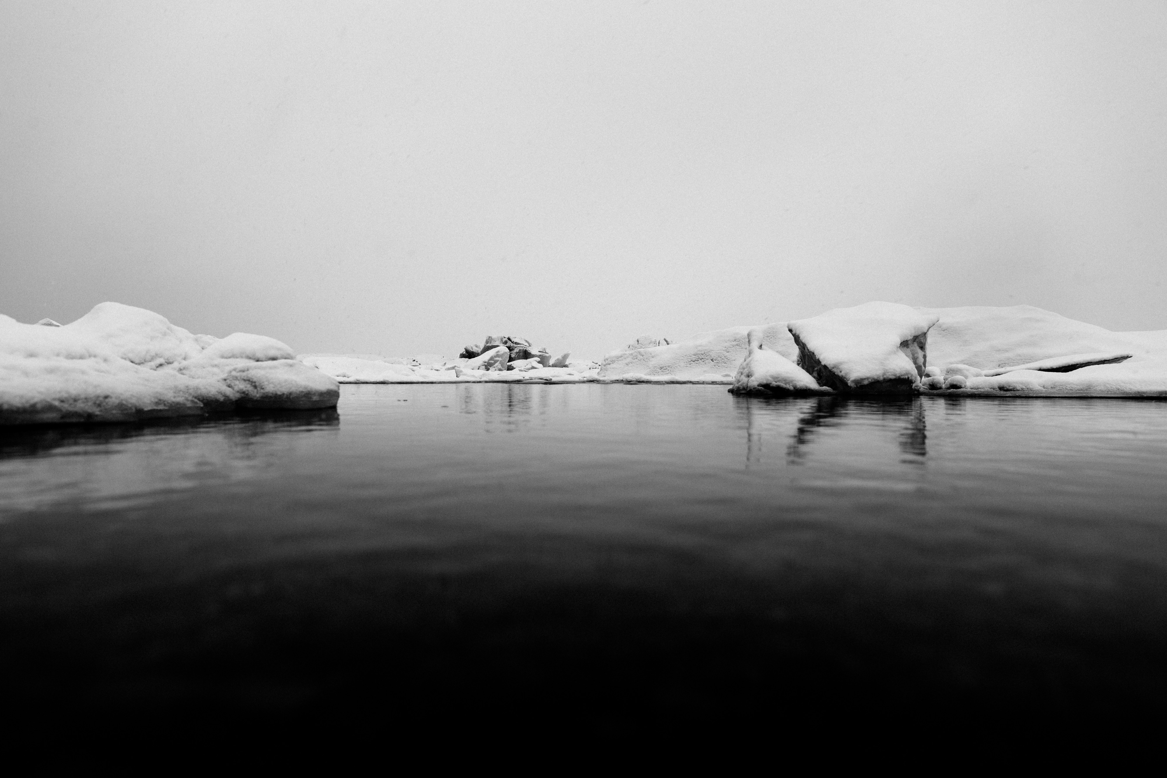 Cold-iceberg-iceland-snow-1 (23698686403)