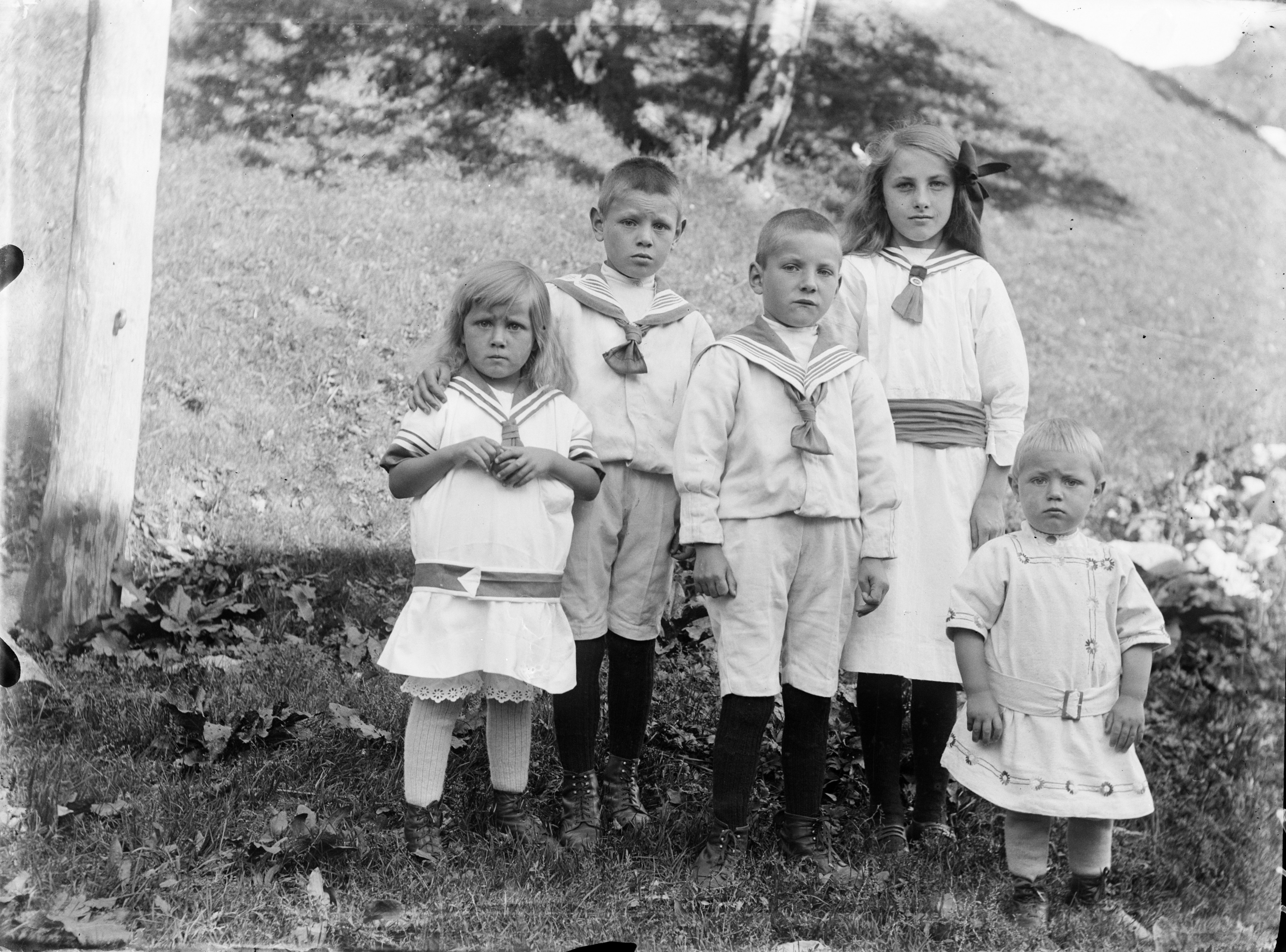 The Høidahl-children ca. 1917 (4597734479)